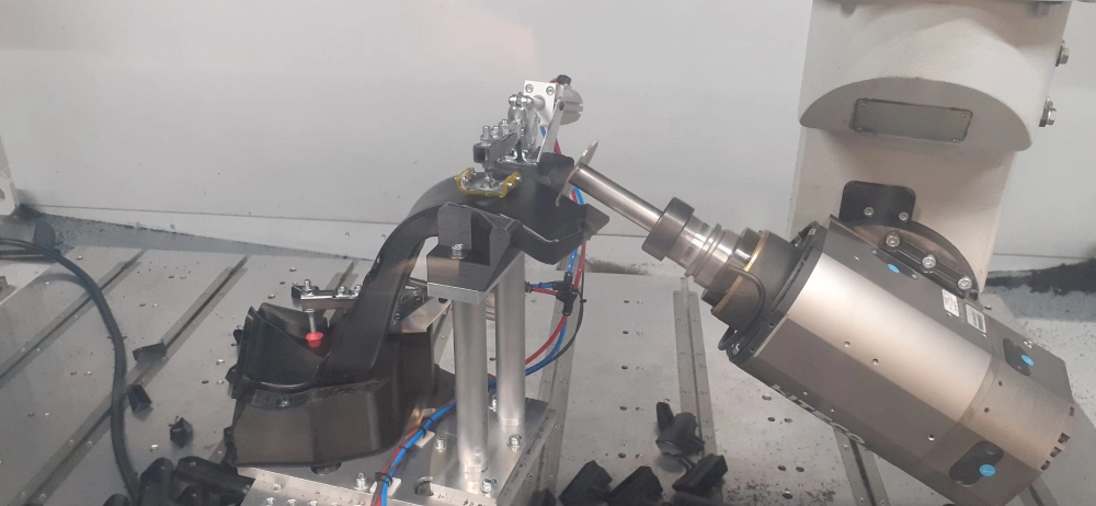 Welding service extrusion blow molding
